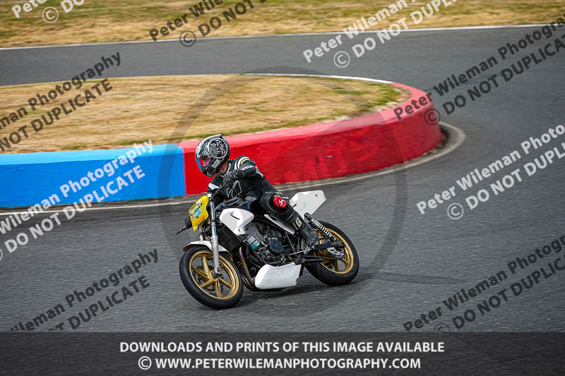 enduro digital images;event digital images;eventdigitalimages;mallory park;mallory park photographs;mallory park trackday;mallory park trackday photographs;no limits trackdays;peter wileman photography;racing digital images;trackday digital images;trackday photos